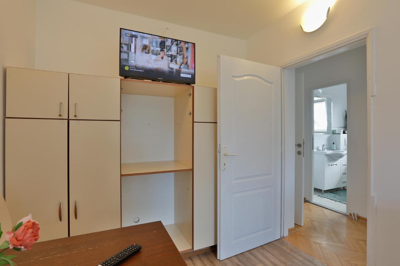 Aviator Apartments & Rooms Nikola Tesla Airport Belgrade Surčin Extérieur photo