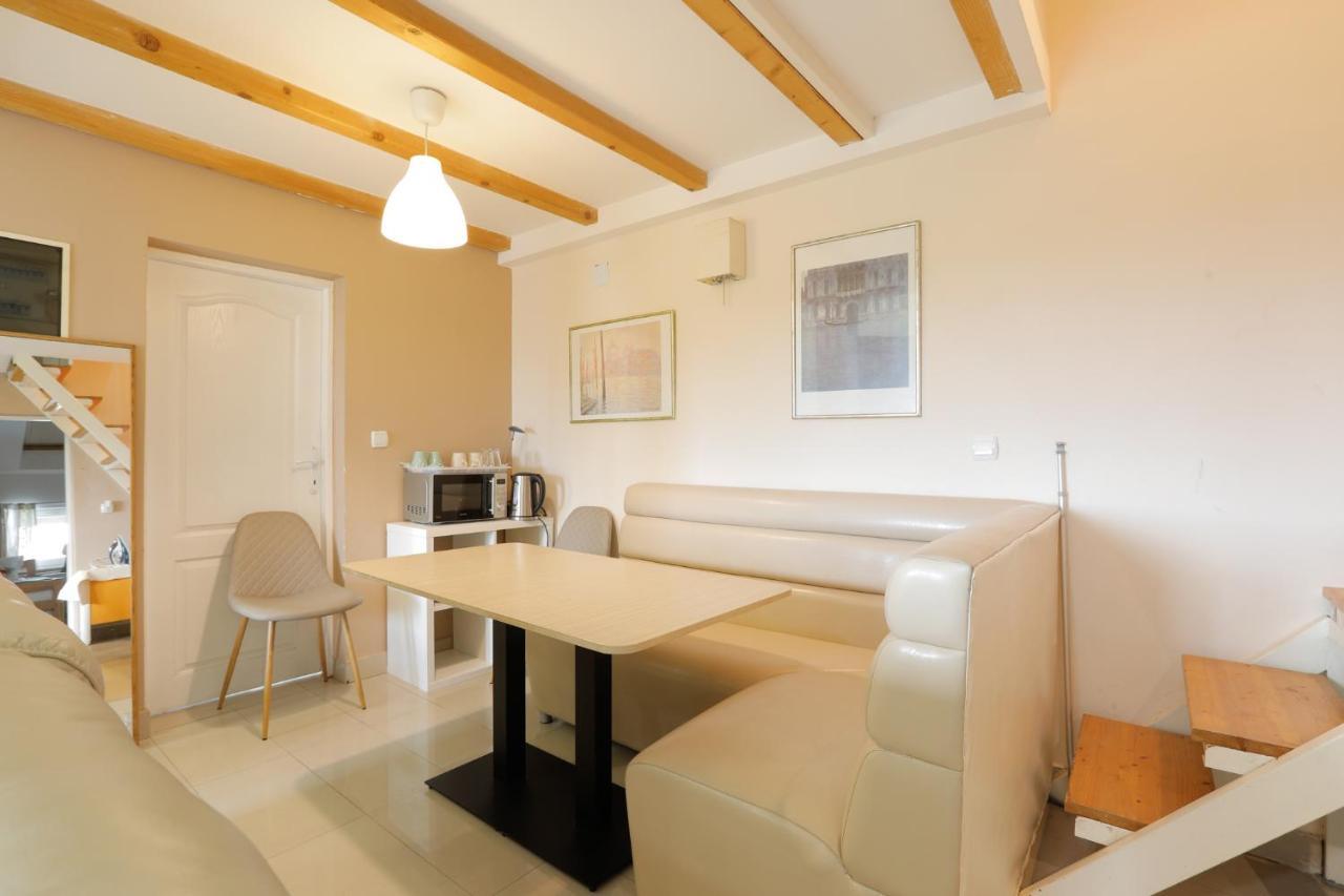 Aviator Apartments & Rooms Nikola Tesla Airport Belgrade Surčin Extérieur photo