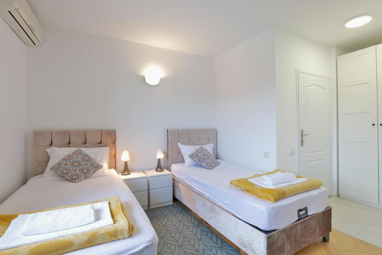 Aviator Apartments & Rooms Nikola Tesla Airport Belgrade Surčin Extérieur photo
