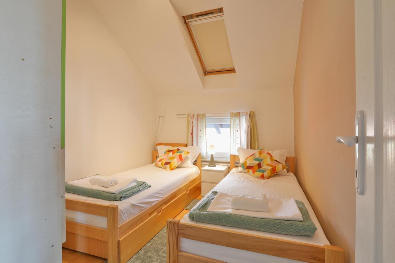 Aviator Apartments & Rooms Nikola Tesla Airport Belgrade Surčin Extérieur photo